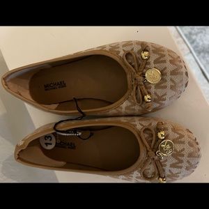 Michael kors girls flats